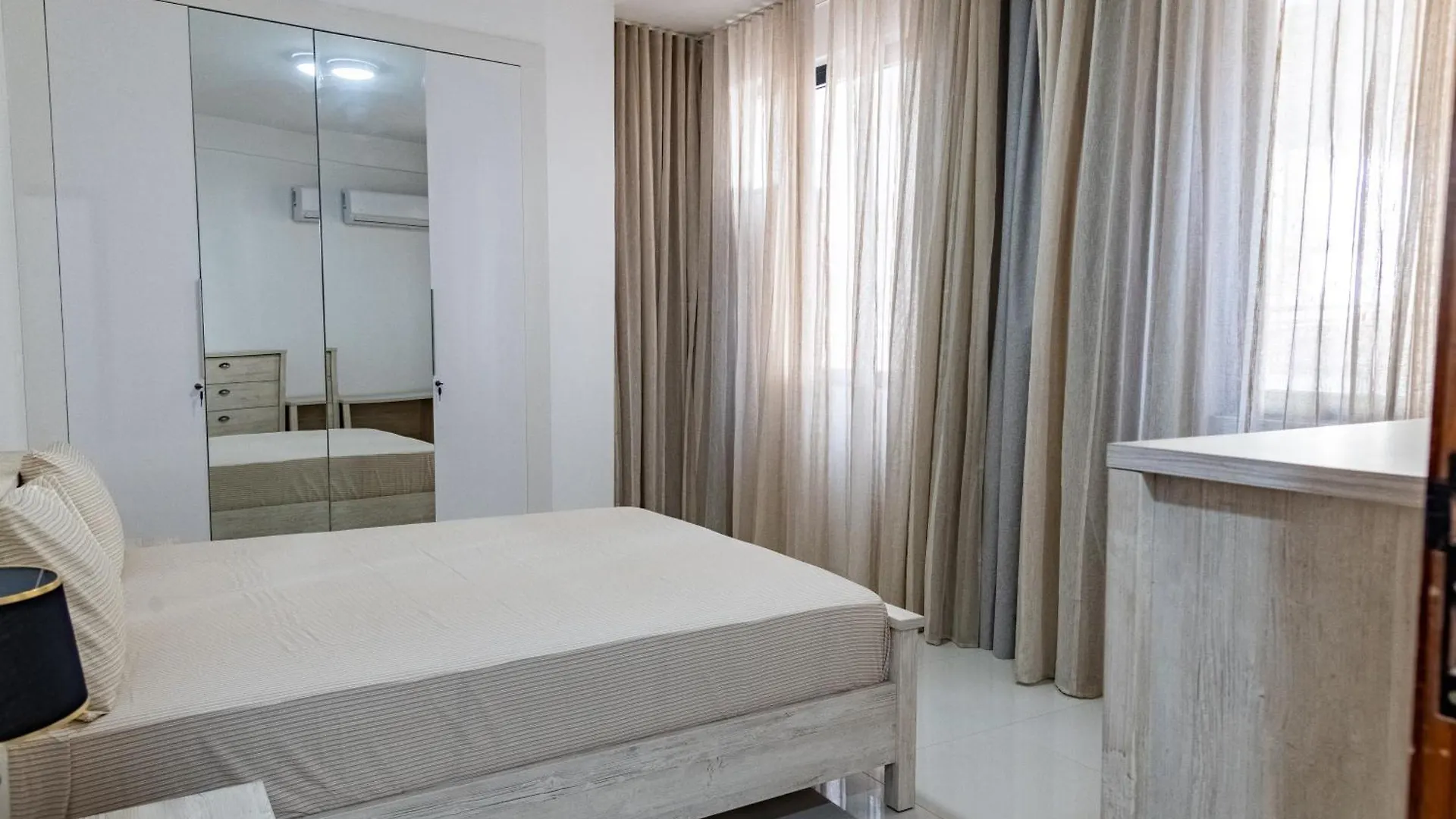 Confort Et Elegance A Dakar Apartment